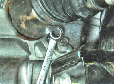 Как проверить уровень масла в АКПП автомобиля Шевроле Авео 2012 года выпуска? . Как отремонтировать и заменить масло на автомобиле Шевроле Авио