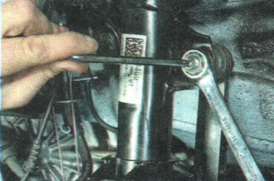 Передний амортизатор шевроле авео т300 замена