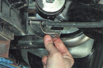 Регулировка привода стояночного тормоза Chevrolet Aveo T300