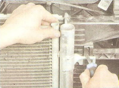 Замена радиатора охлаждения (механика) Шевроле Круз 1.6-1.8 по низкой цене в Москве в автосервисе GM-City