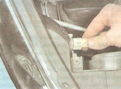Какой основной стоп сигнал на Шевроле Авео Т300? Какие лампы установлены в этой машине