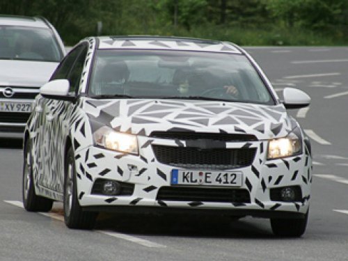 Chevrolet Cruze проходит заключительные тесты — в том числе и на Нордшляйфе.