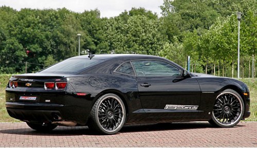 Спереди на доработанном Camaro SS установлены колесные диски размерностью 265/30 R22, сзади —…
