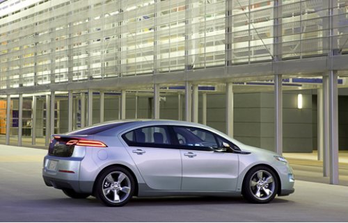 В 2011 году концерн GM собирается выпустить десять тысяч автомобилей Chevrolet Volt. У гибрида есть…