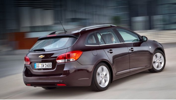 Универсалы Chevrolet Cruze поступят в продажу в феврале следующего года. Это будут автомобили,…