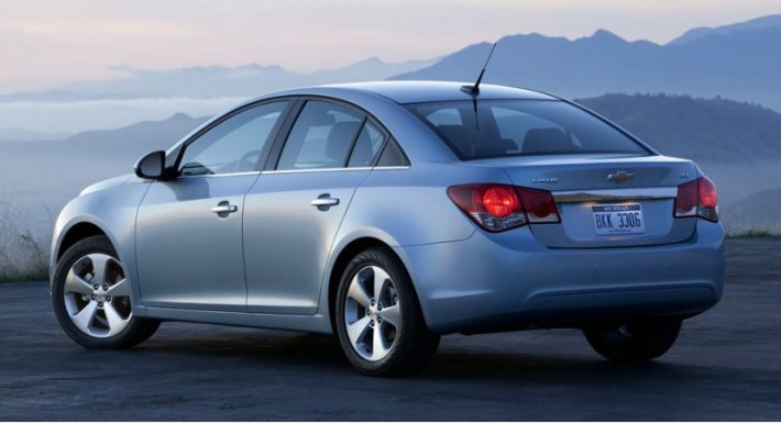 Модель Chevrolet Cruze появилась в 2008 году. Машину вполне можно считать первым поколением. Ранее…