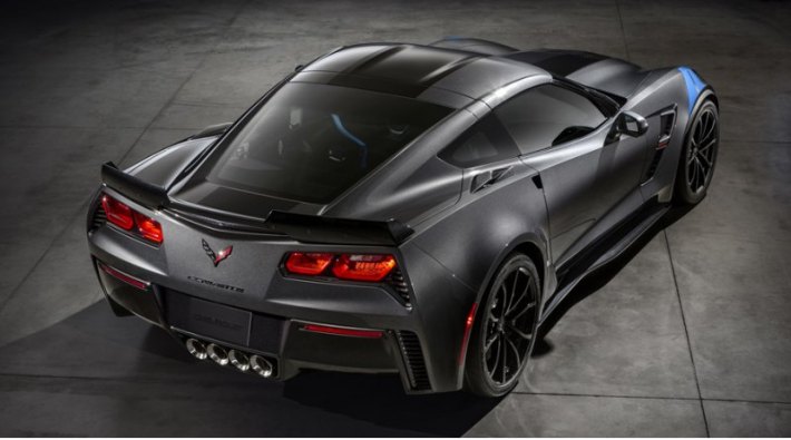 За дорогу цепляются покрышки Michelin Pilot Super Sport размерностью 285/30 ZR19 (спереди) и 335/25…