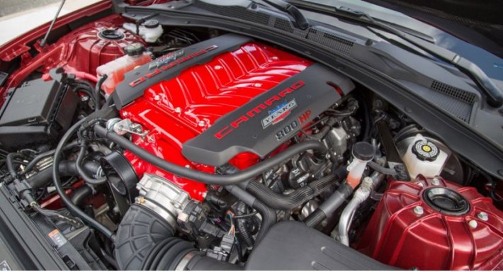 Гордость компании — собранный вручную агрегат V8 LT1, с объемом не 6.2, как у серийного исходника,…