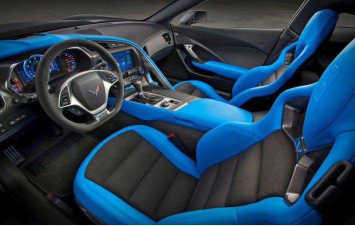 Медиасистема Chevrolet MyLink с восьмидюймовым сенсорным экраном поддерживает Apple CarPlay и…