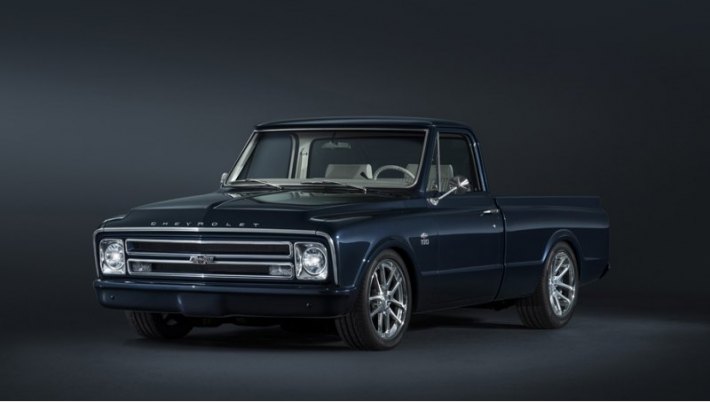Концепт C/10 украшает нестандартная «бабочка» Chevrolet с названием компании, выведенным…