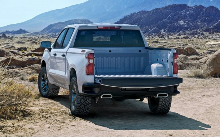 На фото ? Silverado LT Trail Boss. У такого пикапа лифтованная на 50 мм подвеска и внедорожный…