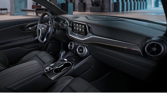 В базовое оснащение входит мультимедийная система Chevrolet Infotainment 3 с восьмидюймовым…