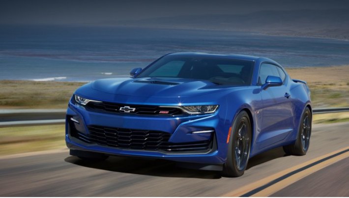Новый бампер на версии SS подсмотрен у концепта Camaro Shock, показанного на шоу SEMA в нынешнем…
