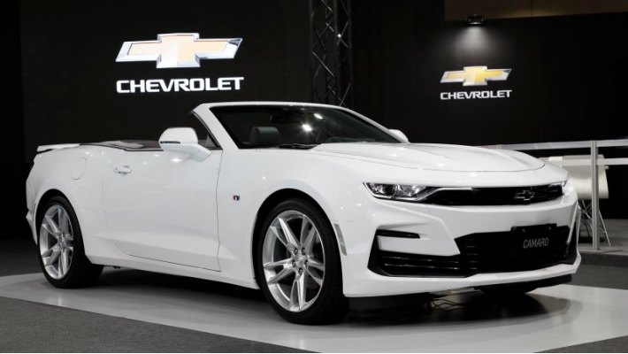 Стандартный Camaro Convertible обойдется японцу в 6 430 000 иен (3,58 млн рублей), а самое…