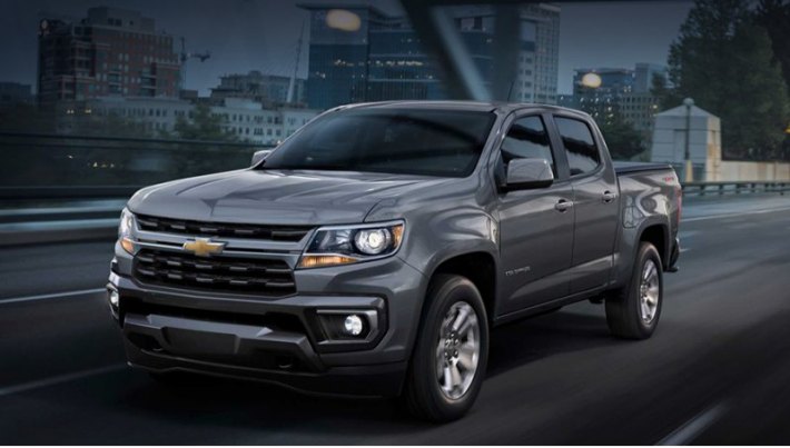 Подтянутое лицо мы уже видели осенью 2019-го на примере Colorado ZR2. Фары остались прежними, но…