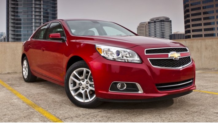Наиболее популярный из соплатформенных седанов — Chevrolet Malibu, который за 2013–2014 годы в…