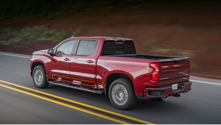 По размеру BET Truck должен быть сравним с Silverado (на фото). То есть речь идёт о машине длиной…