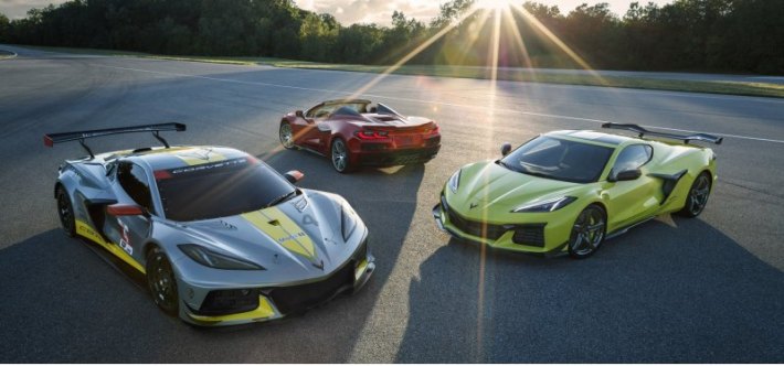 Модель Z06 создавалась как гражданская интерпретация гоночного Корвета C8.R с корректировками, у…