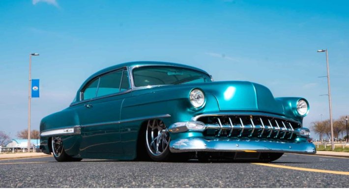 Установленный под капотом двигатель LT4 V8 играет важную роль в осовременивании классического…