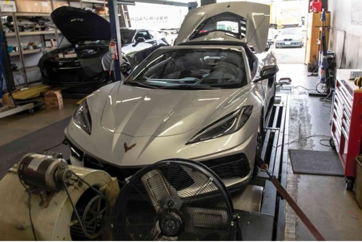 Гаражным умельцам удалось взломать ЭБУ Chevrolet Corvette C8