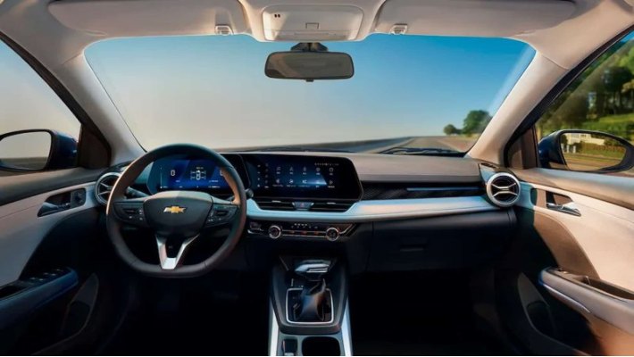 Аналог Hyundai Creta и Renault Kaptur (его длина равна 4270 мм, а колеса база – 2570 мм) поступает…
