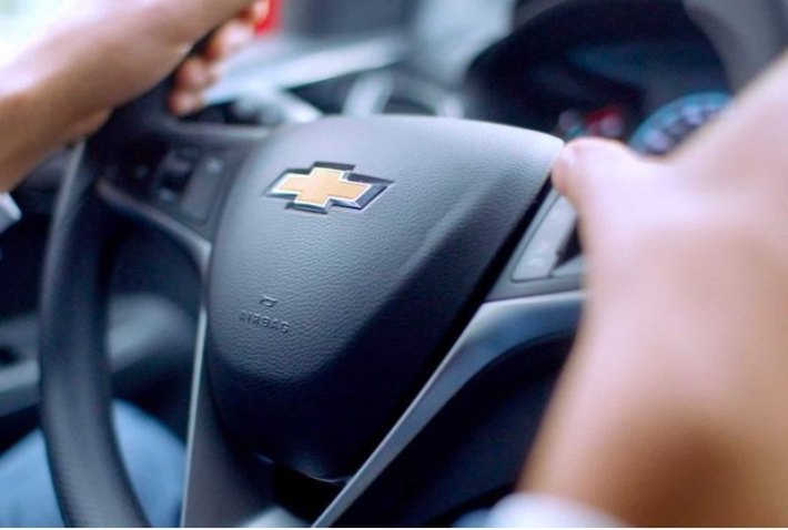 Забавный конфуз: официальный чат-бот Chevrolet советует покупать автомобили Ford, Toyota и BMW