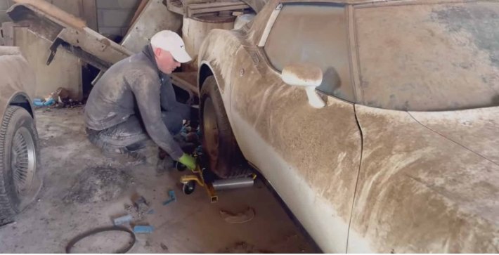 Блогеры с YouTube-канала «WD Detailing» познакомили своих подписчиков с автомобилем Chevrolet…