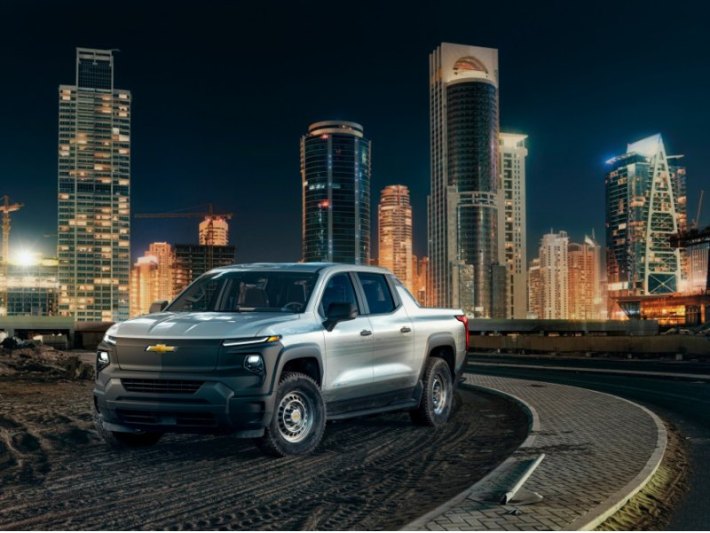 Chevrolet мало что сказал о комплектации WT, но для сравнения она довольно проста. Цифровая…