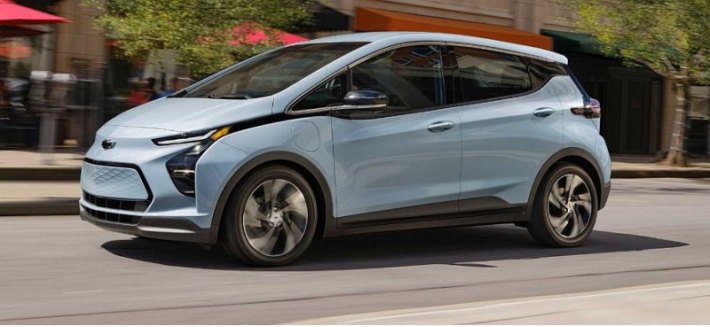 CHEVROLET предлагает огромные скидки до 6300 долларов на семейство электромобилей Bolt