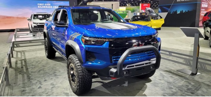 Дебютировал пикап Chevrolet Colorado ZR2 2023 года в версии Desert Boss Edition