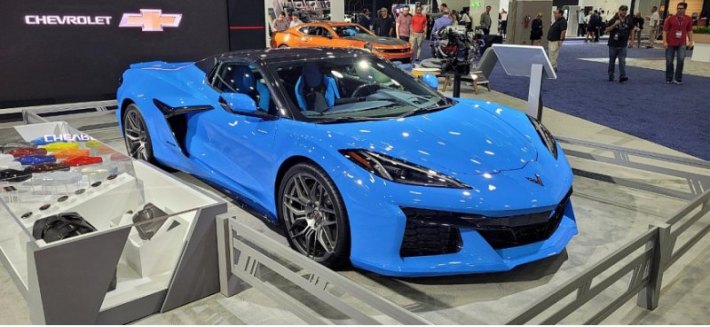 Гиперкар Chevrolet Corvette Z06 2023 года покорил посетителей автосалона в Детройте