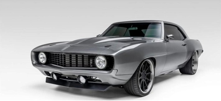 На продажу выставлен 700-сильный рестомод модели Chevrolet Camaro 60-х годов