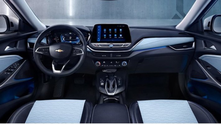 Габариты сопоставимы с чешским лифтбеком Skoda Octavia. Кузов растянулся на 4665 мм, ширина…
