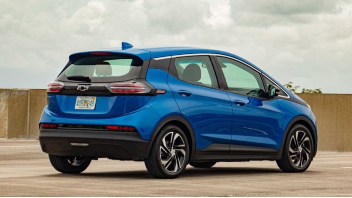 Это не первый отзыв Chevrolet Bolt. Ранее в этом году в Bolt EV и Bolt EUV модельных годов…