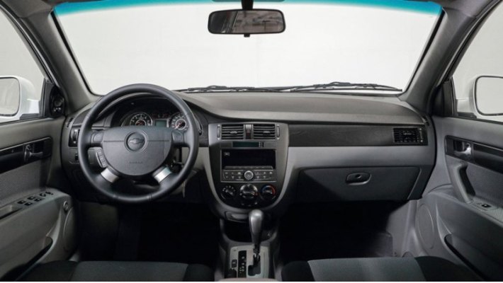 По своим техническим показателям и ценообразованию Chevrolet Lacetti можно сравнить с «Вестой» NG.…