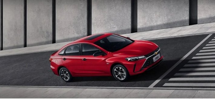 На рынке России начали продавать новые Chevrolet Monza по цене в 2 млн рублей