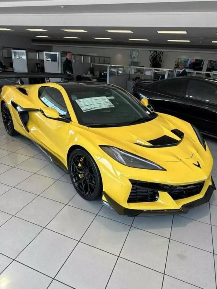 Дилер Chevy решил продать Corvette ZR1 на 23 млн. руб. дороже его стартовой цены