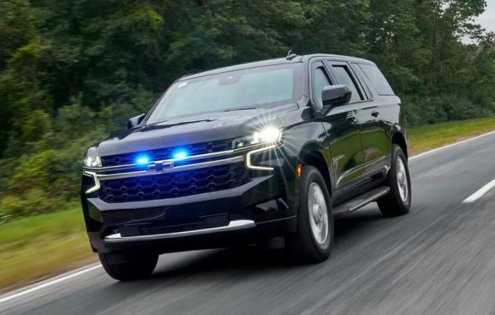 На фото Chevrolet Suburban Shield