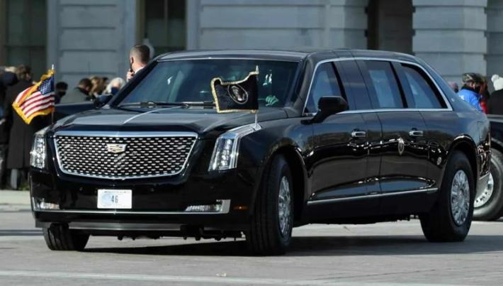 Действующий президентский лимузин “Зверь”