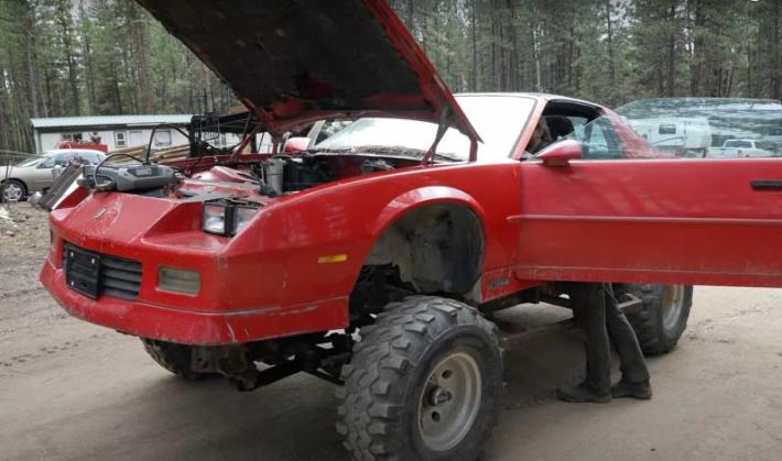 Chevrolet Camaro превратили во внедорожник в стиле «Безумного Макса»