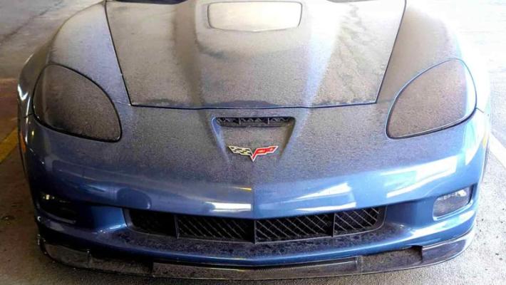 Дорогой спорткар Corvette ZR1 бросили на парковке на много лет