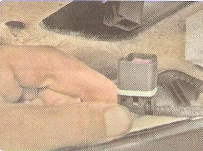 Замена лампочки заднего фонаря шевроле круз универсал