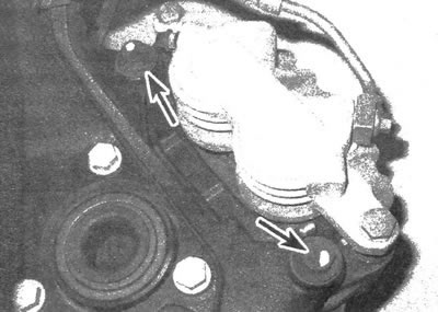 5.6а. Болты кронштейна суппорта (переднего)