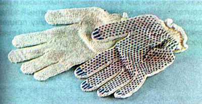 Перчатки на руках тоже иногда не помешают, а при некоторых видах работ (ремонт кузова, снятие…