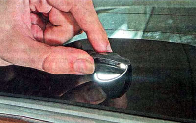 10. Ако је потребно, уклоните заптивни прстен из стакленог отвора и замените га.
