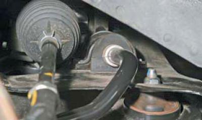 Разрывы, растрескивания и вспучивания резины сайлент-блока недопустимы.