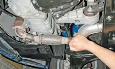 При движении автомобиля неисправная система выпуска отработавших газов может издавать звуки и…