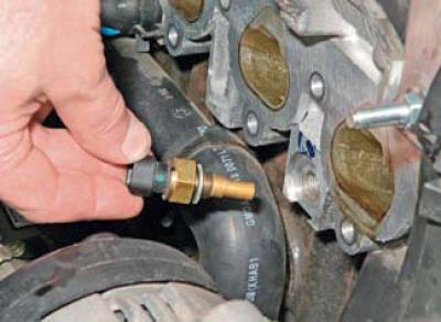 Шевроле ланос где находится датчик температуры двигателя Removing the coolant temperature sensor (Chevrolet Lacetti 1 2002-2009: Power un