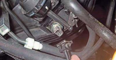 Датчики лачетти 1.4 где находятся Removing the engine intake air temperature sensor (Chevrolet Lacetti 1 2002-2009