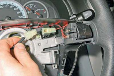 Как снять рулевую колонку лачетти Removing the steering wheel (Chevrolet Lacetti 1 2002-2009: Chassis: Steering)